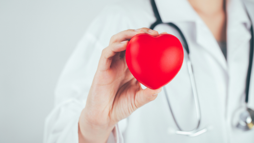 Saiba com Gustavo Luíz Guilherme Pinto por que a medicina integrativa cresce, ao combinar tratamentos tradicionais e terapias complementares para o bem-estar completo.