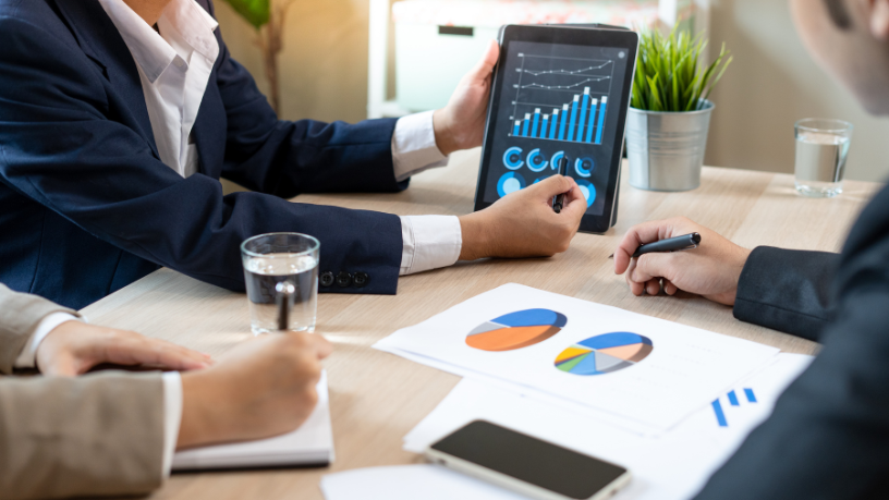 Veja com Cicero Viana Filho as diferenças entre o aconselhamento tradicional e as soluções digitais em finanças.