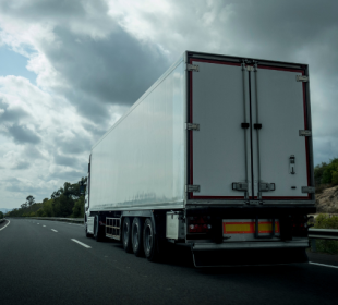 Avantec Transportes leva segurança a outro nível: tecnologia embarcada que garante o cuidado máximo com cargas sensíveis.