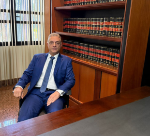 Leonardo Manzan apresenta estratégias jurídicas eficazes para a defesa em autuações fiscais de alta complexidade.