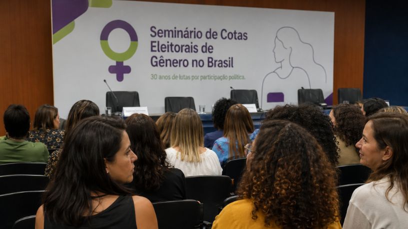Cotas eleitorais de gênero na política brasileira: 30 anos de avanços, desafios e o debate sobre a paridade feminina