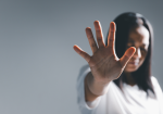 Banco Nacional contra a violência à mulher: o que a nova lei pode mudar no Brasil